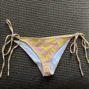 EUC Brittany Allen Skimpy Bikini Bottom size small Yellow and Pink Banana Print